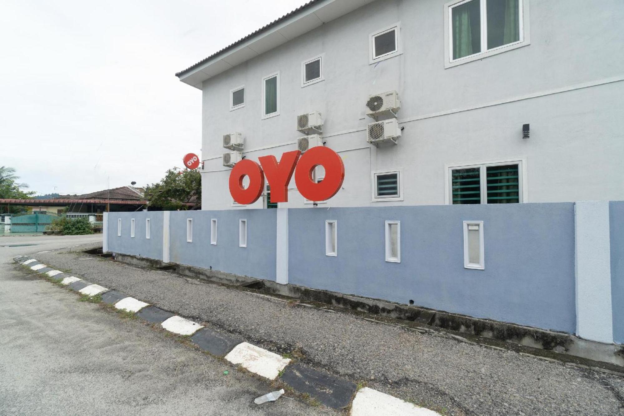 Oyo 91089 Motel Fasa 2B Seri Manjung Exterior foto